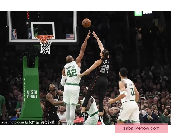 活塞主帅谈艾维：深知他经历的不易 NBA是职业体育中最包容的环境之一