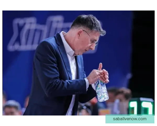 格兰谈伤病困扰一号位无奈李炎哲寄语球员专注自身发挥